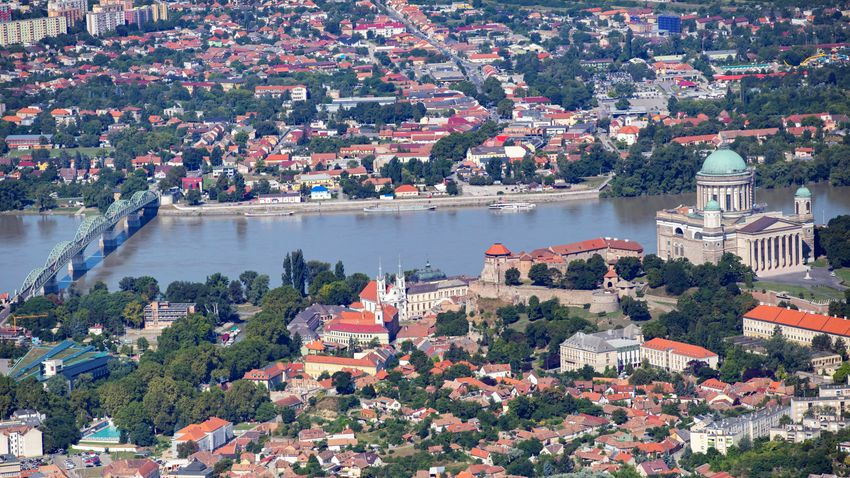 Esztergom / Štúrovo and their environs Esztergom / Štúrovo and their environs